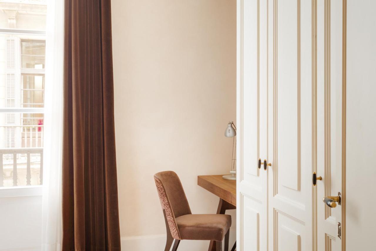 ホテル ドゥ プラカ レイアル ジーアール バルセロナ エクステリア 写真 A room at the hotel