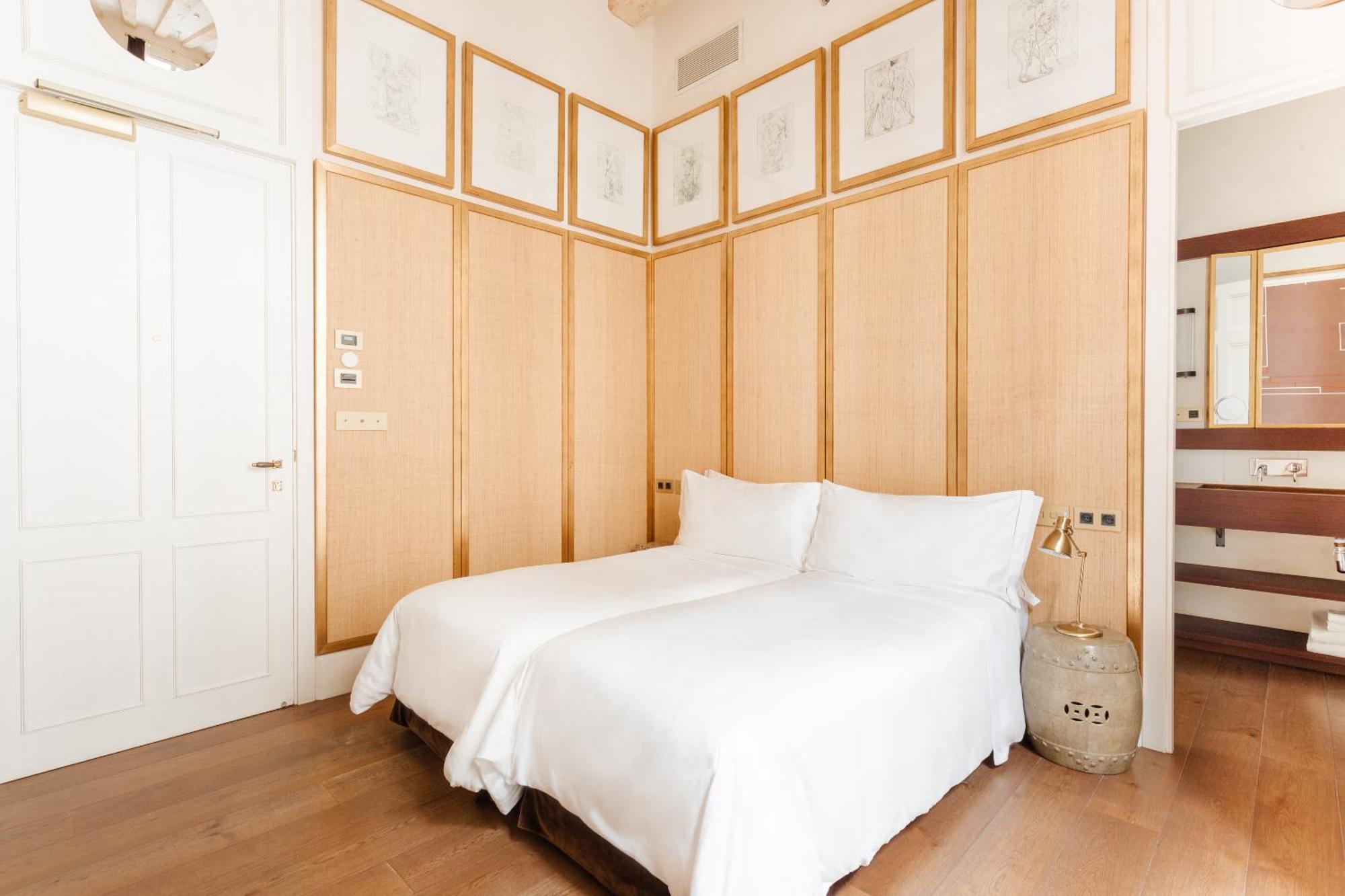 ホテル ドゥ プラカ レイアル ジーアール バルセロナ 部屋 写真 A bedroom at the hotel