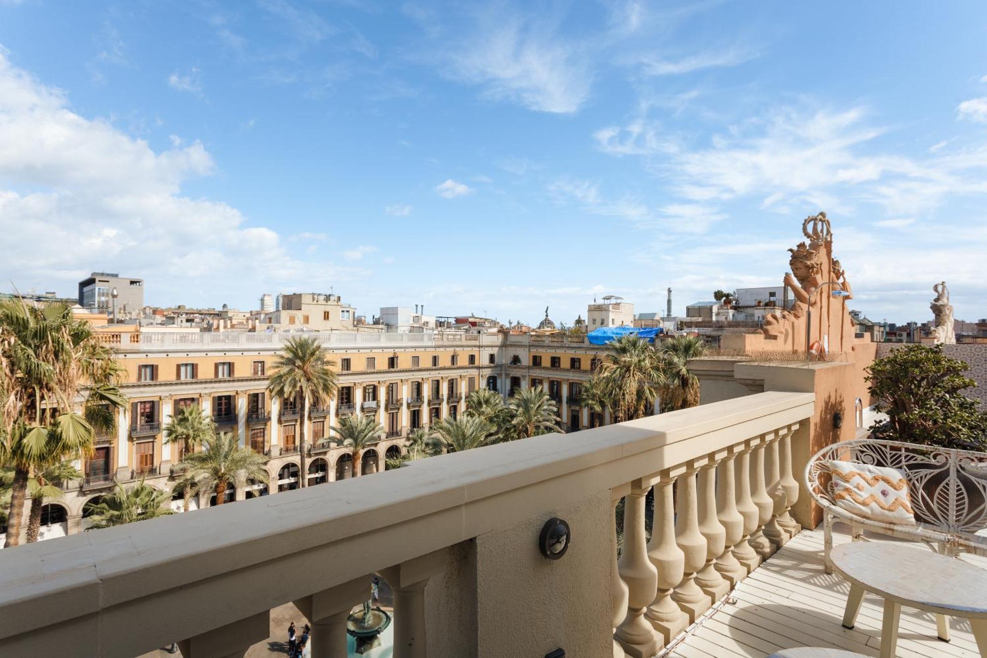 ホテル ドゥ プラカ レイアル ジーアール バルセロナ エクステリア 写真 View from the hotel