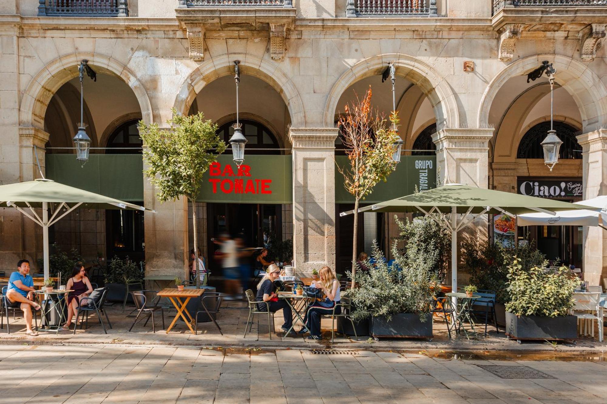 ホテル ドゥ プラカ レイアル ジーアール バルセロナ エクステリア 写真 A typical café in Athens
